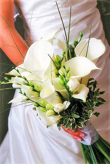1 A bridal bouquet, callas, freesia, white - Click Image to Close